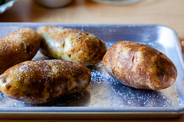 baked potato with crispy broccoli-2