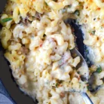 Creamy Bacon Jalapeno Mac and Cheese dish with crispy bacon and jalapenos