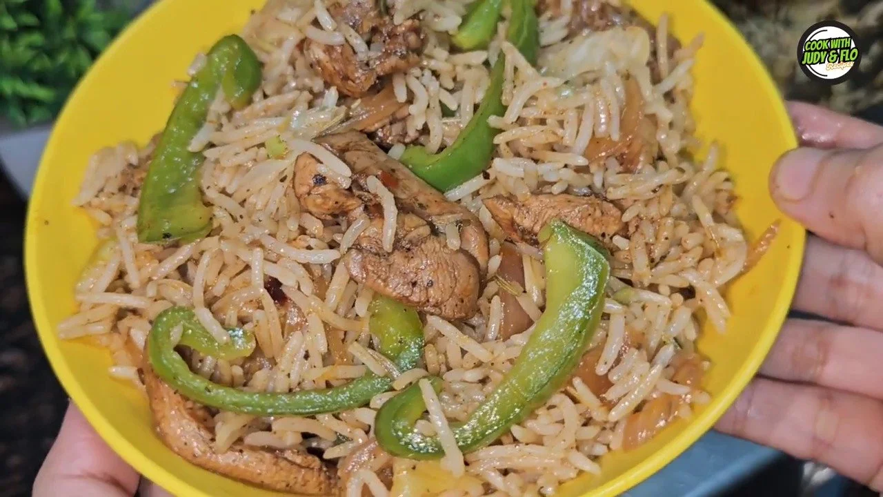Delicious Chicken Fajita Rice served with colorful vegetables and spices