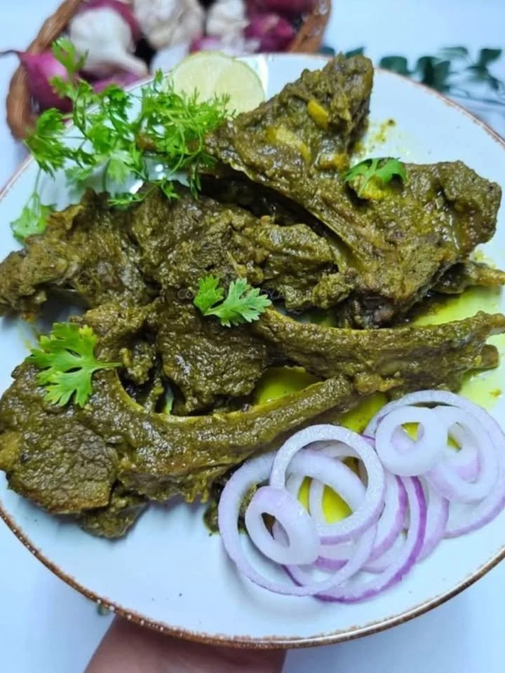 Mutton chops marinated in green spice mix, grilled to perfection
