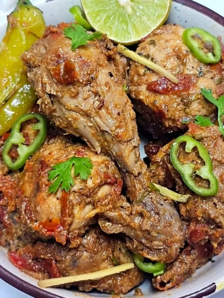 Delicious Pakistani Chicken Wok cooked with fresh vegetables and spices.